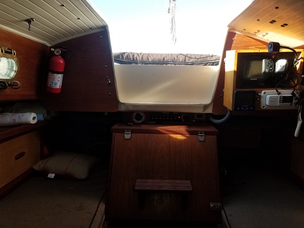 Com Pac 23 Inboard Boat Reservation