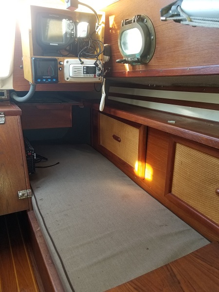 Com Pac 23 Inboard Boat Reservation