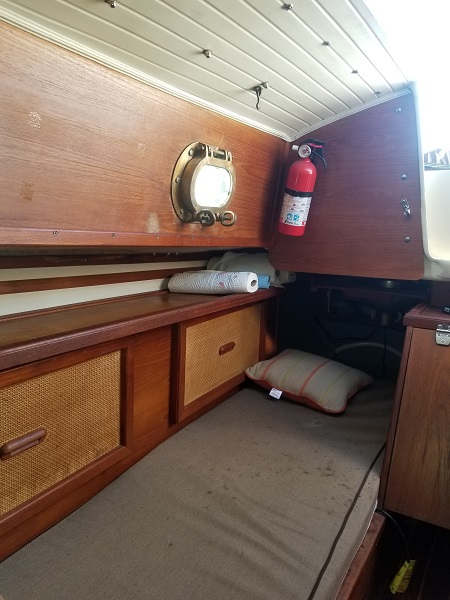 Com Pac 23 Inboard Boat Reservation